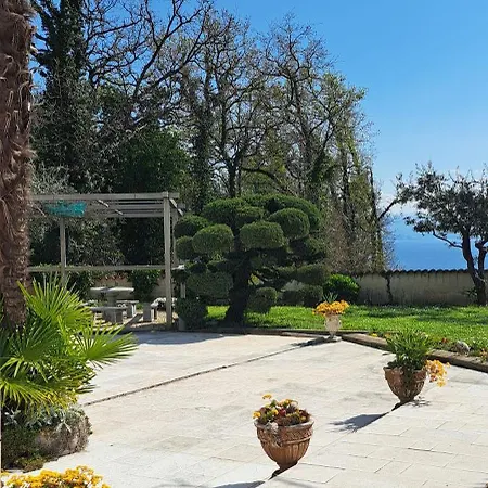 Nevia Lka Gostinjska kuća 4*